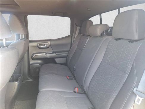Used 2017 Toyota Tacoma TRD Off-Road RWD image 15