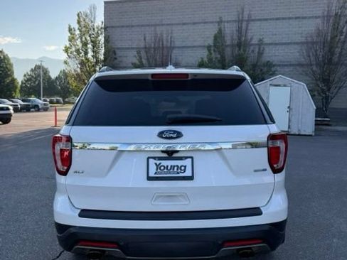 Used 2019 Ford Explorer XLT w/ Equipment Group 202A AWD/4WD image 7