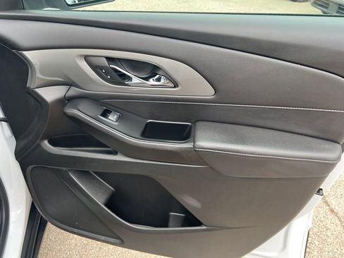 Used 2023 Chevrolet Traverse LT w/ Midnight/Sport Edition image 22