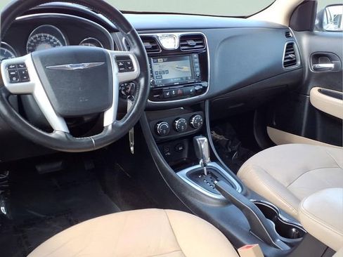 Used 2011 Chrysler 200 Limited FWD image 5