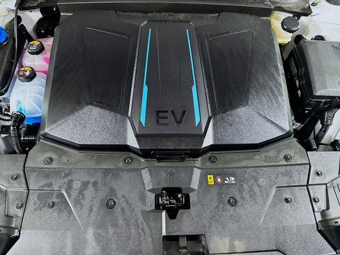 Used 2024 Hyundai Ioniq 5 SEL image 32