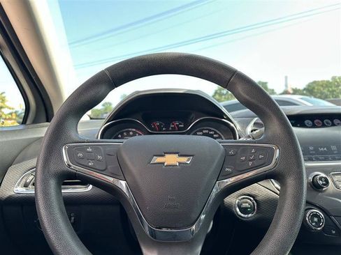Used 2018 Chevrolet Cruze LT w/ LT True North Edition FWD image 18