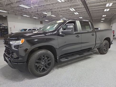 Used 2023 Chevrolet Silverado 1500 RST AWD/4WD image 3