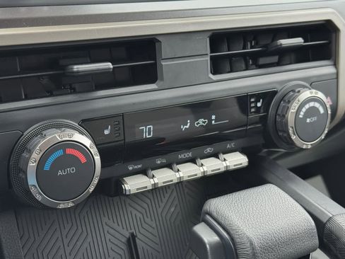 Used 2024 Toyota Tacoma TRD Sport image 4