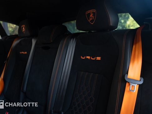 Used 2023 Lamborghini Urus Performante AWD/4WD image 37