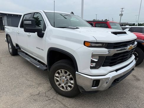 Used 2025 Chevrolet Silverado 3500 LT w/ Safety Package AWD/4WD image 1