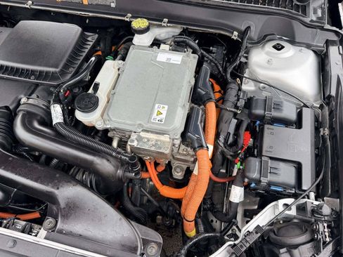 Used 2018 Ford Fusion SE FWD image 12