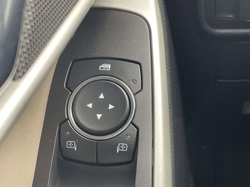 Used 2021 Ford Explorer XLT w/ Equipment Group 202A image 26