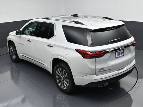 Used 2023 Chevrolet Traverse Premier AWD/4WD image 57
