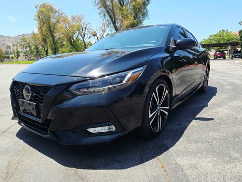 Used 2020 Nissan Sentra SR w/ Premium Package FWD image 3