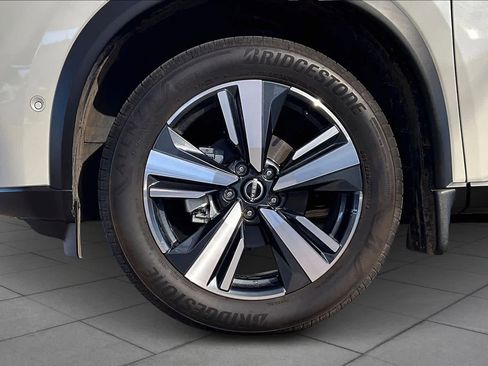 Used 2023 Nissan Rogue Platinum w/ Platinum Premium Package image 10