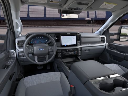 New 2026 Ford F250 4x4 Crew Cab Super Duty image 9