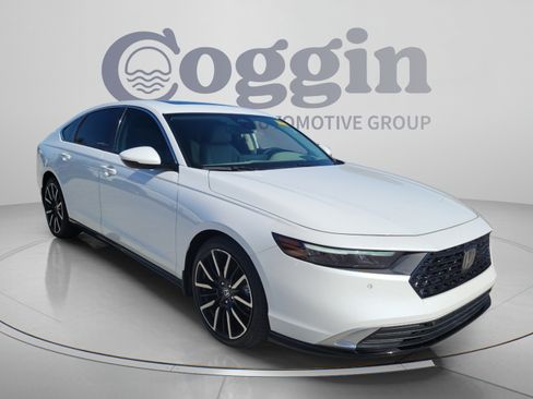 Used 2024 Honda Accord Touring image 4