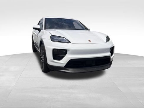 Used 2025 Porsche Macan Electric w/ Premium Package RWD image 7