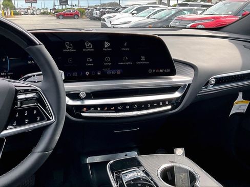 Certified 2024 Cadillac Lyriq Luxury AWD/4WD image 9
