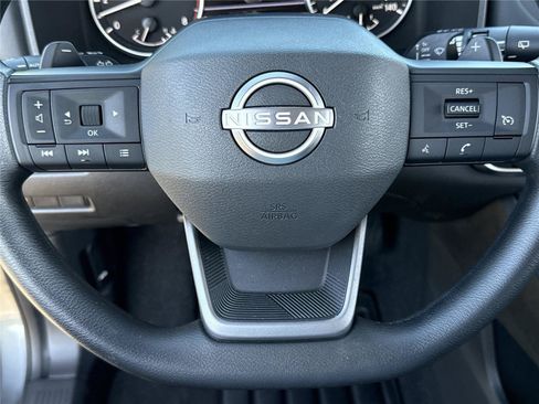 Used 2025 Nissan Rogue S FWD image 16
