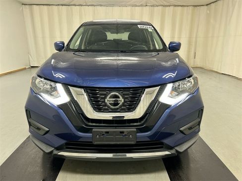 Used 2018 Nissan Rogue S image 3