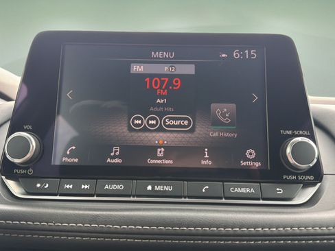 Used 2022 Nissan Rogue SV FWD image 40