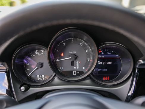 Certified 2023 Porsche Macan AWD/4WD image 18