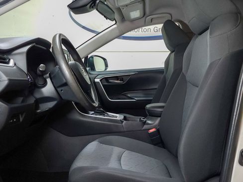 Used 2020 Toyota RAV4 XLE image 35