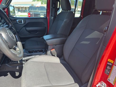 Used 2022 Jeep Gladiator Sport AWD/4WD image 11