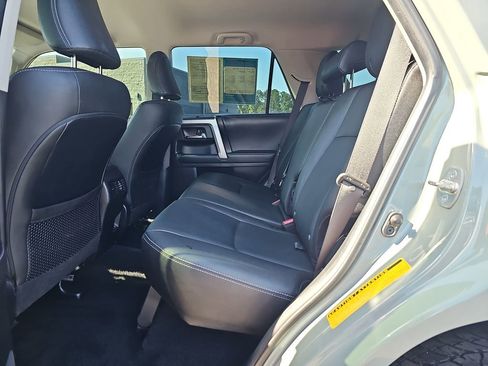 Used 2022 Toyota 4Runner TRD Sport AWD/4WD image 18