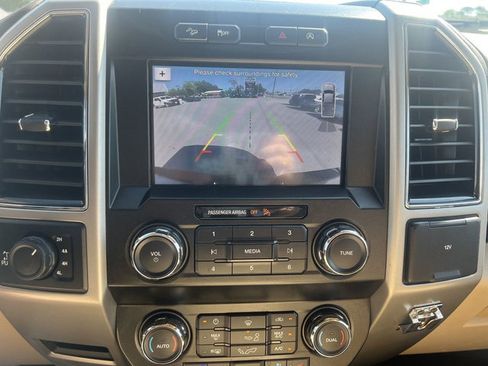Used 2019 Ford F150 Lariat w/ FX4 Off-Road Package image 18