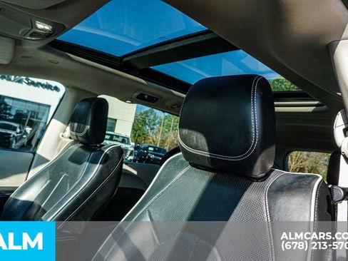 Used 2023 Chrysler Pacifica Limited image 18