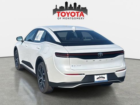 Used 2026 Toyota Crown XLE image 5