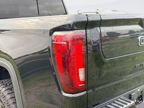 Used 2025 GMC Sierra 1500 AT4X AWD/4WD image 9