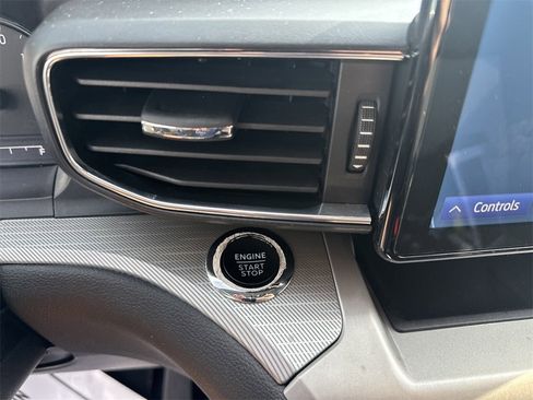 Used 2022 Ford Explorer XLT w/ Equipment Group 202A image 23