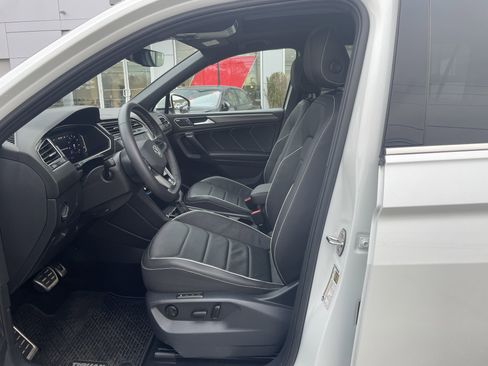 Certified 2023 Volkswagen Tiguan SEL R-Line AWD/4WD image 8