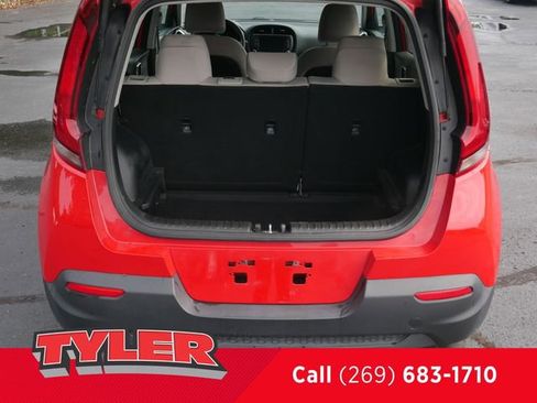 Used 2022 Kia Soul LX image 17