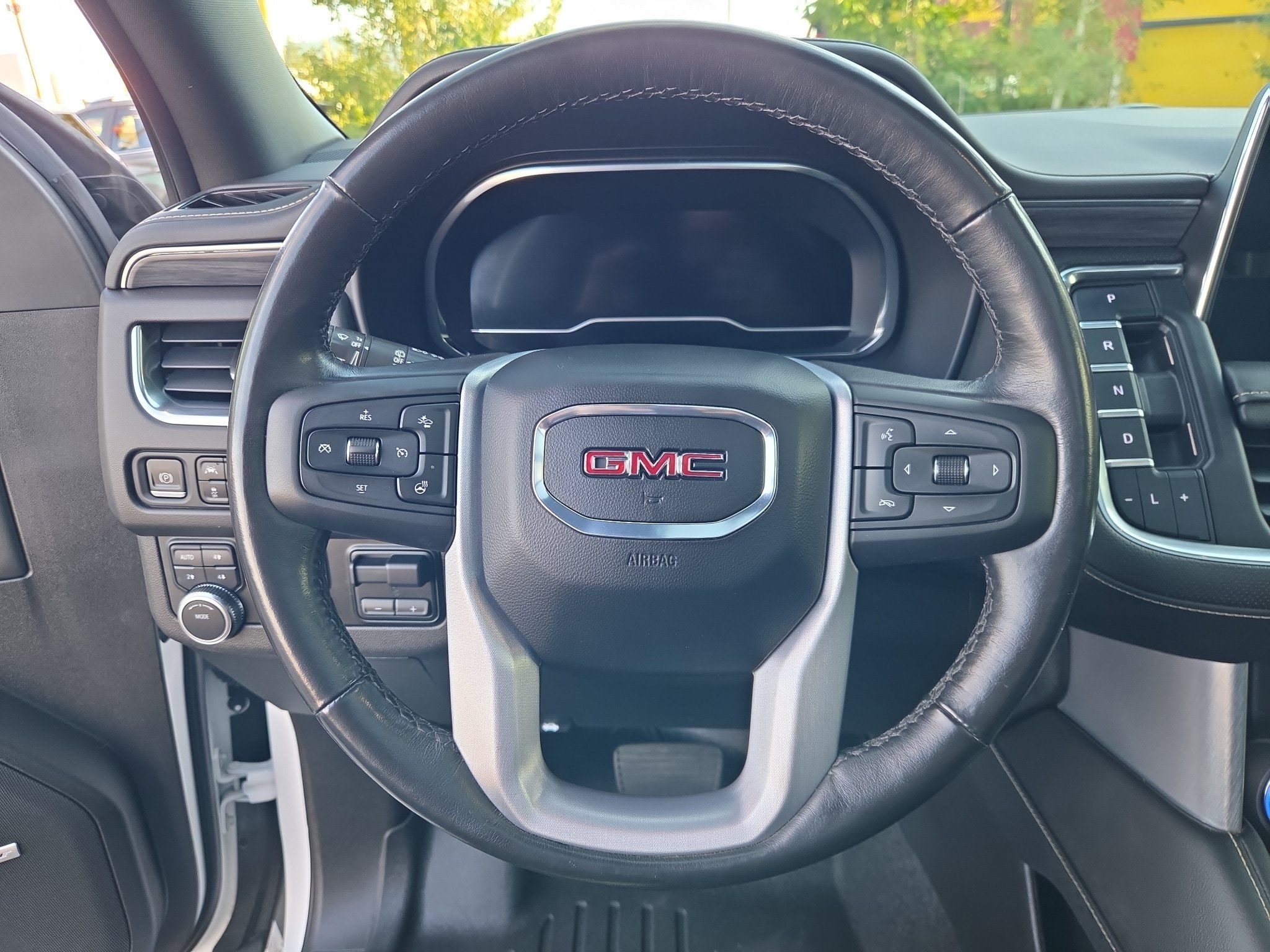 Used 2022 GMC Yukon XL SLT w/ SLT Luxury Package AWD/4WD image 22
