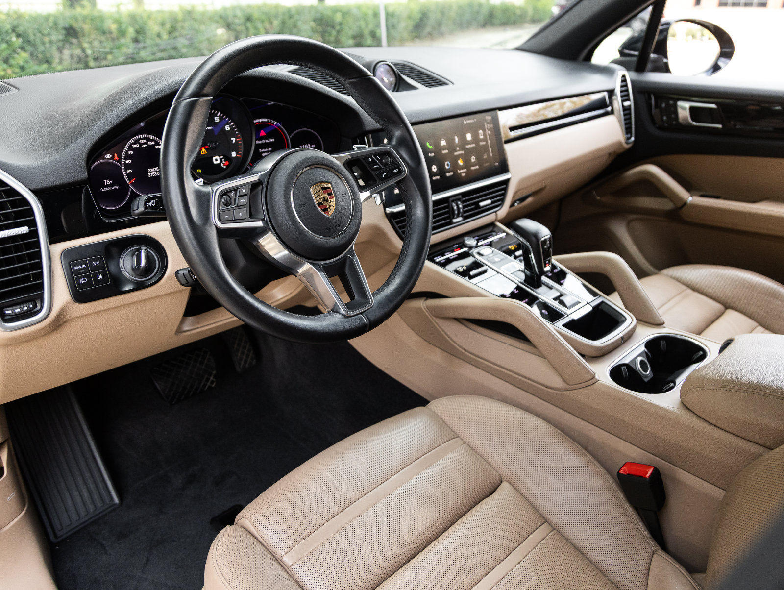 Certified 2023 Porsche Cayenne AWD/4WD image 4