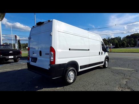 Used 2026 RAM ProMaster 2500 w/ Convenience Group FWD image 8