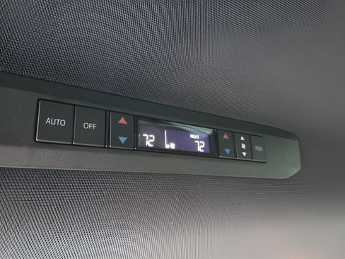 Certified 2025 Toyota Sienna XSE image 12