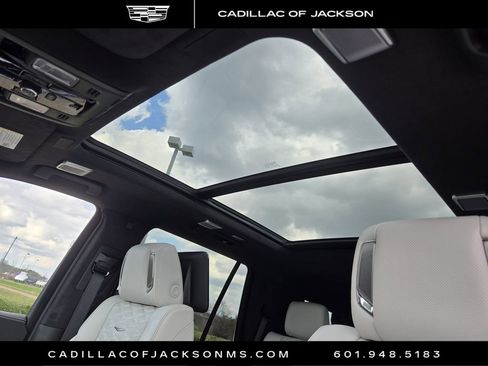 New 2026 Cadillac Escalade Platinum Luxury w/ LPO, Floor Liner Package image 5