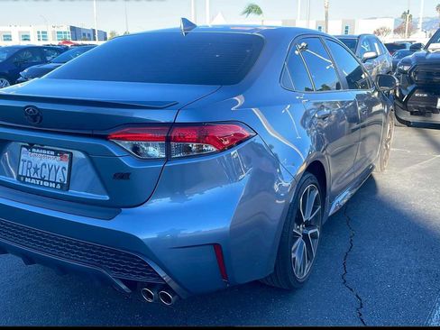 Used 2022 Toyota Corolla SE image 2