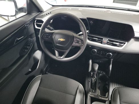 Used 2024 Chevrolet TrailBlazer LT FWD image 15