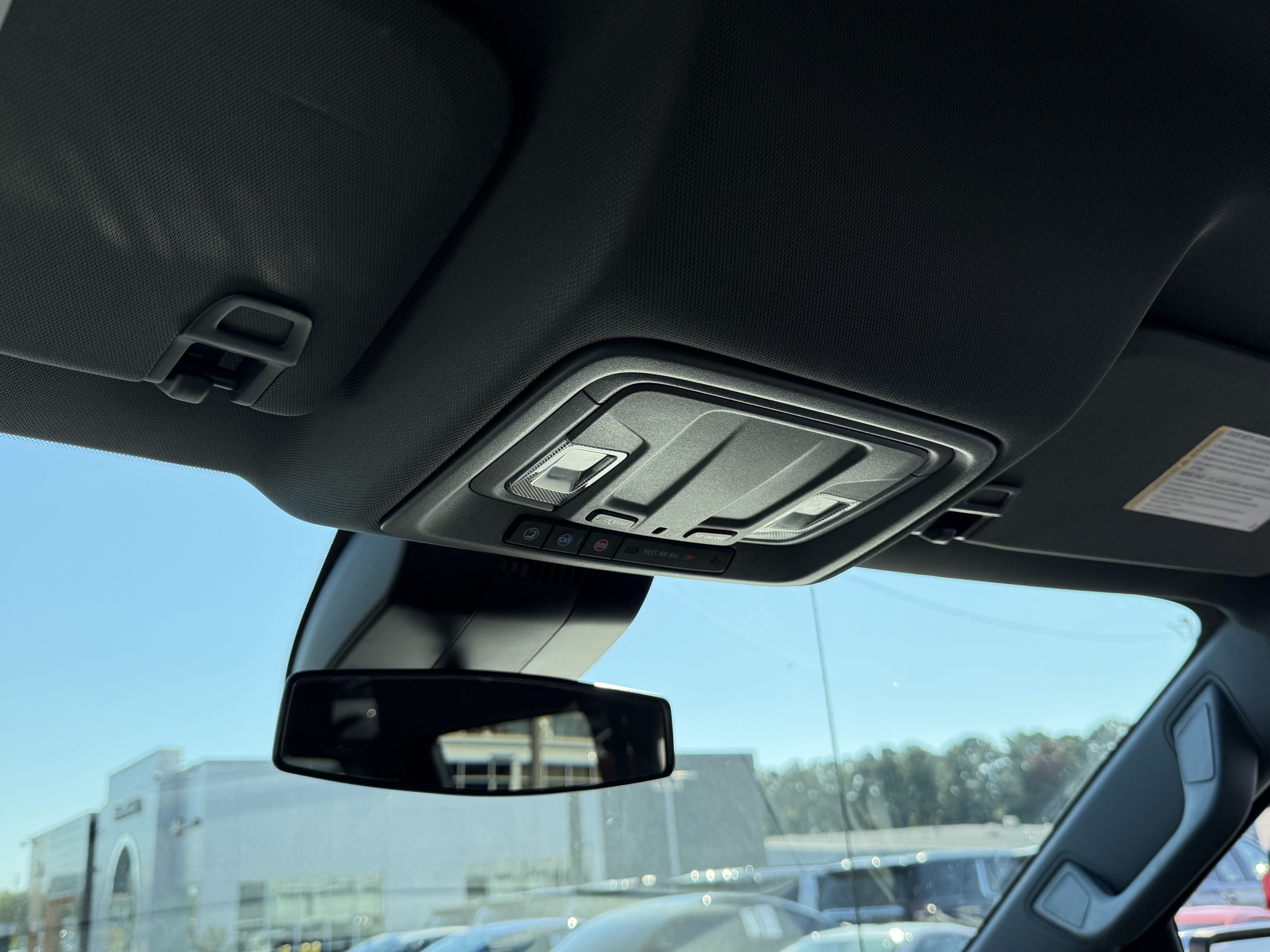 Used 2023 Chevrolet Silverado 1500 LT AWD/4WD image 28