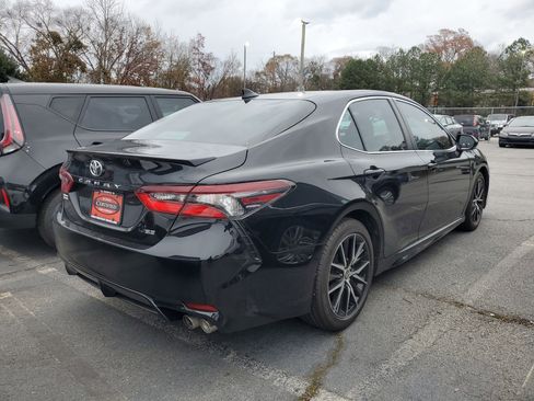 Used 2023 Toyota Camry SE image 6