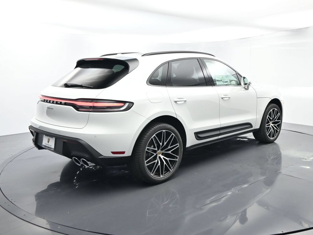 Certified 2026 Porsche Macan AWD/4WD image 6