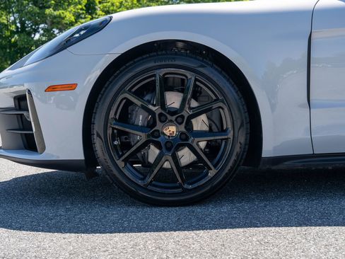 Certified 2024 Porsche Panamera RWD image 11