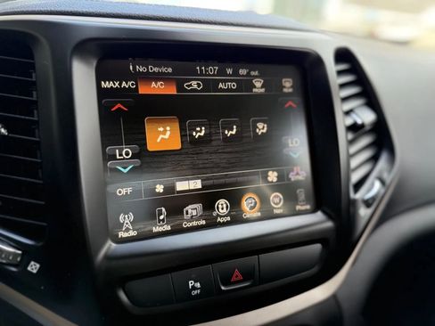 Used 2017 Jeep Cherokee 75th Anniversary image 29