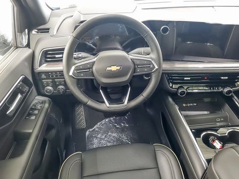 New 2026 Chevrolet Suburban Premier image 14