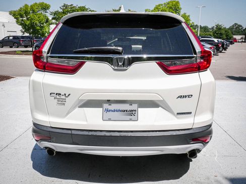 Used 2018 Honda CR-V Touring image 10