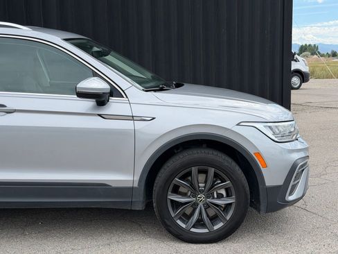 Used 2024 Volkswagen Tiguan SE AWD/4WD image 4