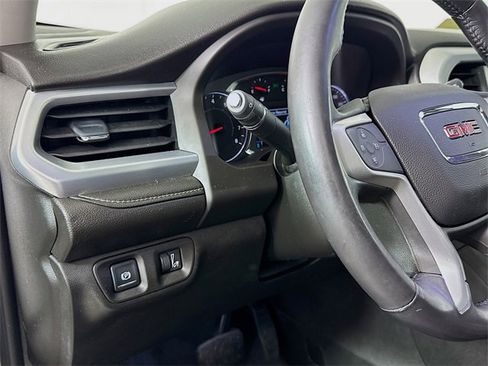 Used 2018 GMC Acadia SLT image 17