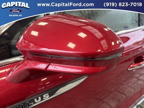 Used 2020 Lincoln Nautilus Reserve FWD image 12